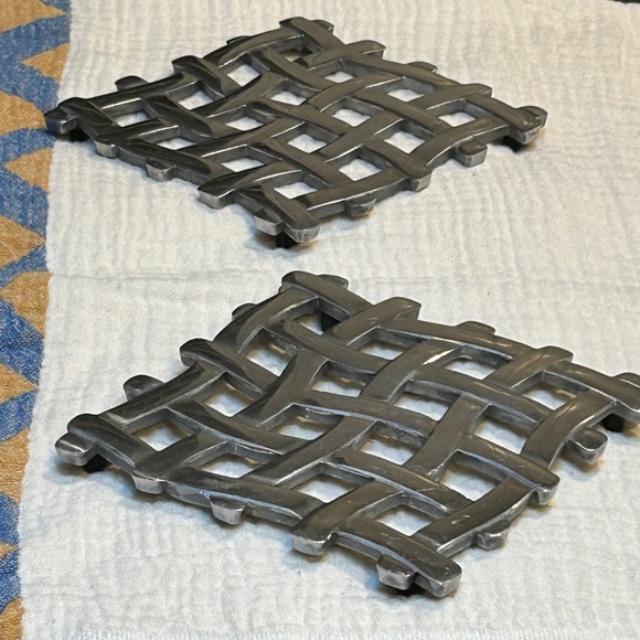 1980s Vintage Stainless Steel Silver Woven Metal Trivet Easy Hang Small Space - Picture 14 of 16